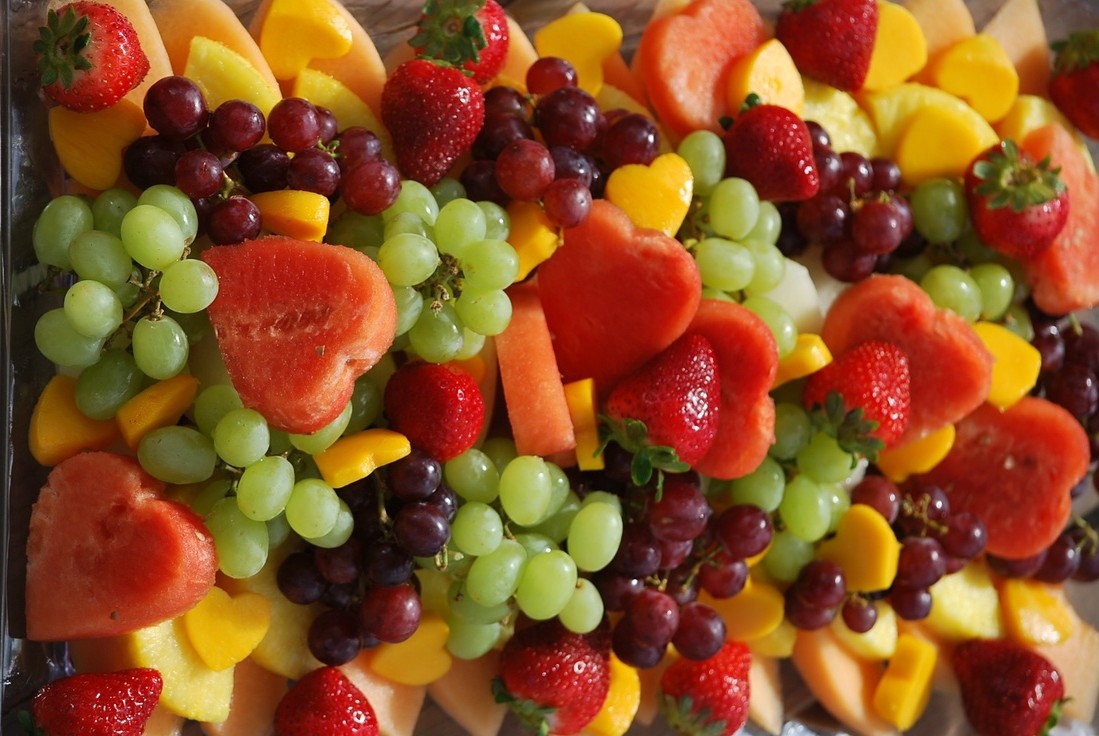 13 dicas de como fazer a criança comer frutas
